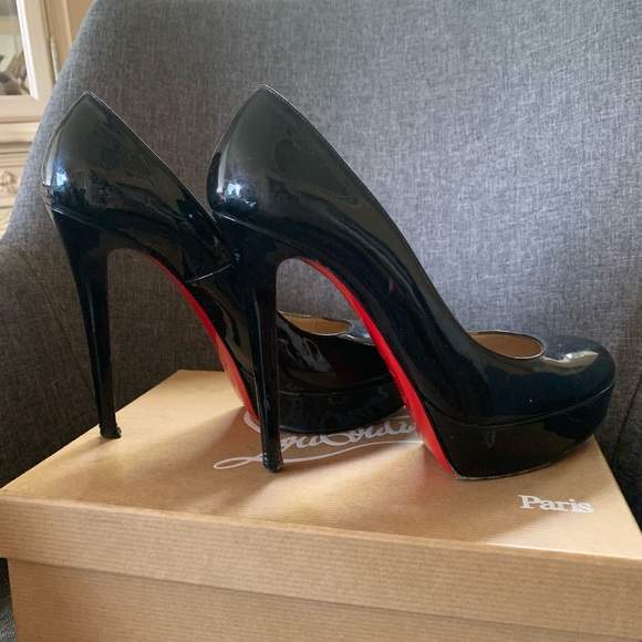 Louboutin Bianca Patent Leather Heels - Picture 2 of 14